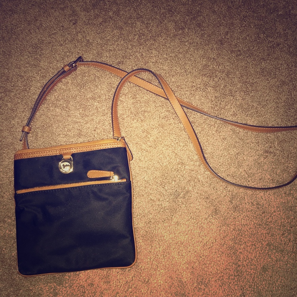 Micheal Kors crossover body pursue